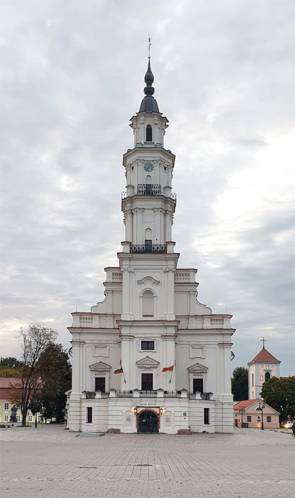 Der "weisse Schwan" - das Rathaus von Kaunas