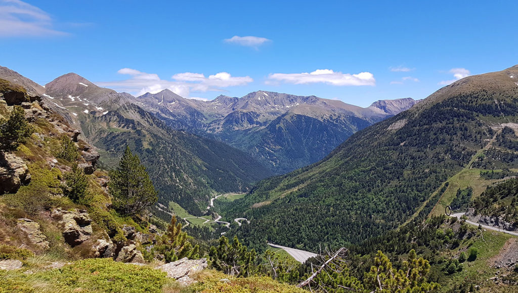 Andorra - Aussicht auf die Berggipfel