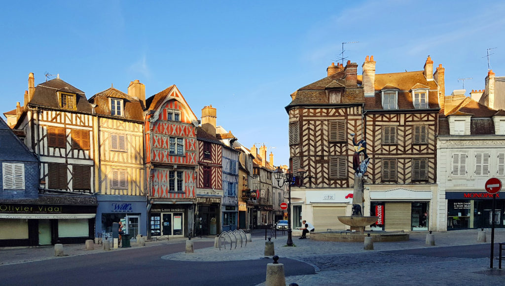 Frankreich Auxerre Place Charles Surugue