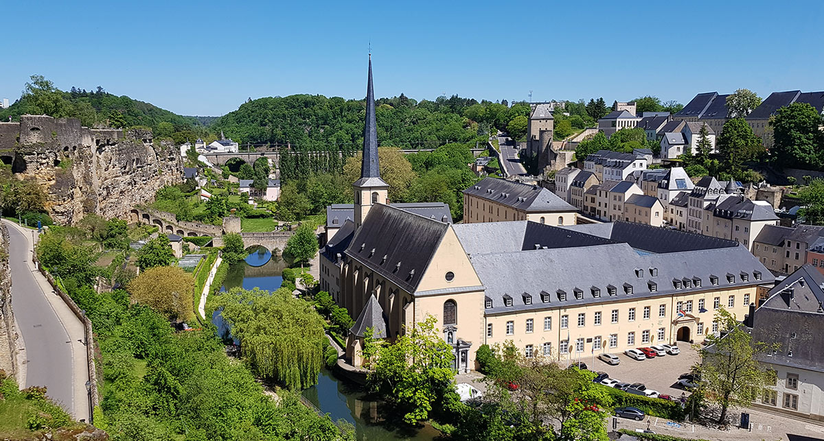 Luxemburg - Blick von der Corniche auf den Stadtteil Grund