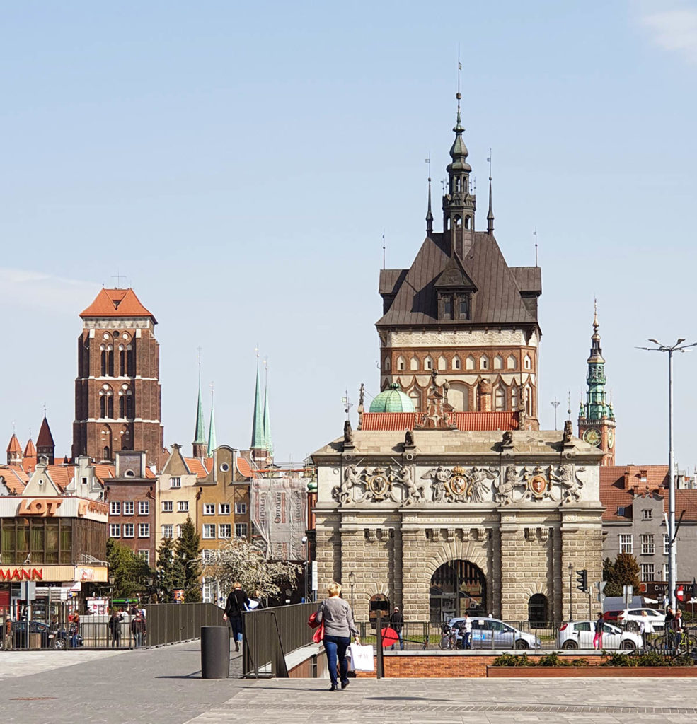 Hohes Tor, Frauenkirche und Rathaus in Danzig