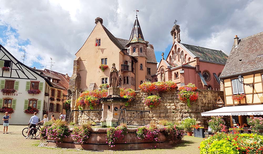 Der Marktplatz in Eguisheim