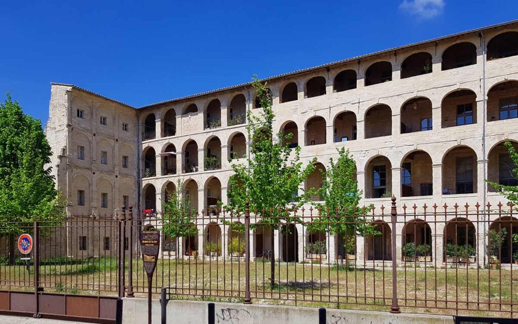 Aumône Générale, ein historisches Bauwerk der Atstadt von Avignon