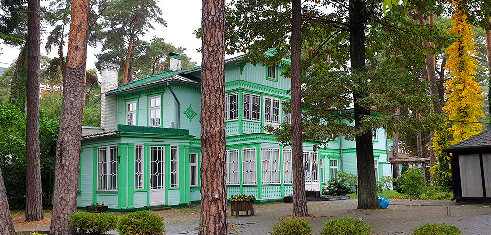 Ausflugsziele rund um Riga - landestypische Architektur in Jurmala