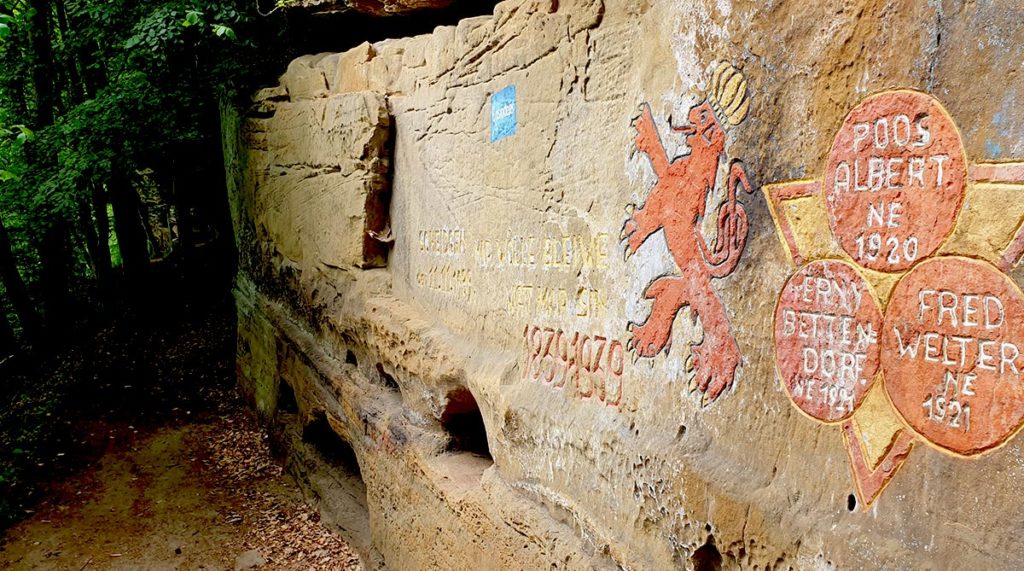 Wandern in Luxemburg - Einsiedelei - „Roude Léiw“