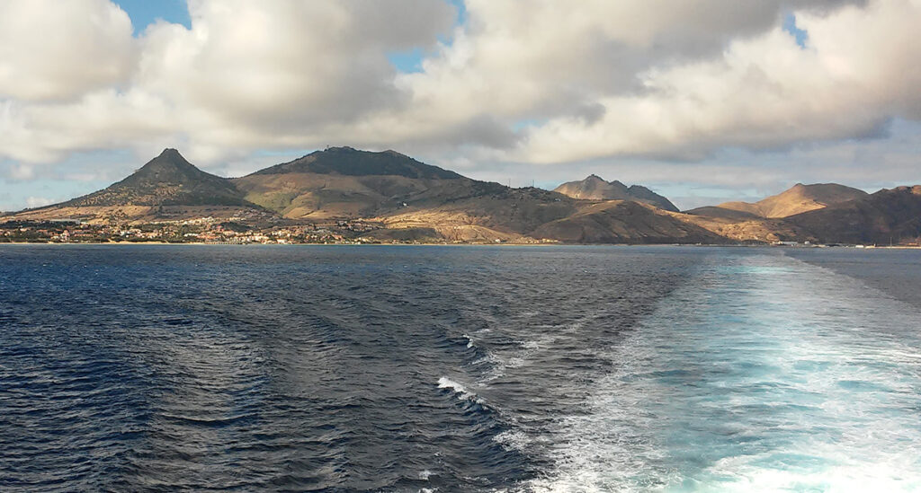 Blick auf Porto Santo von der Fähre