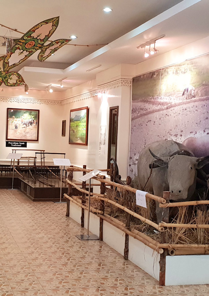 Malaysia Langkawi Sehenswürdigkeiten Reismuseum innen