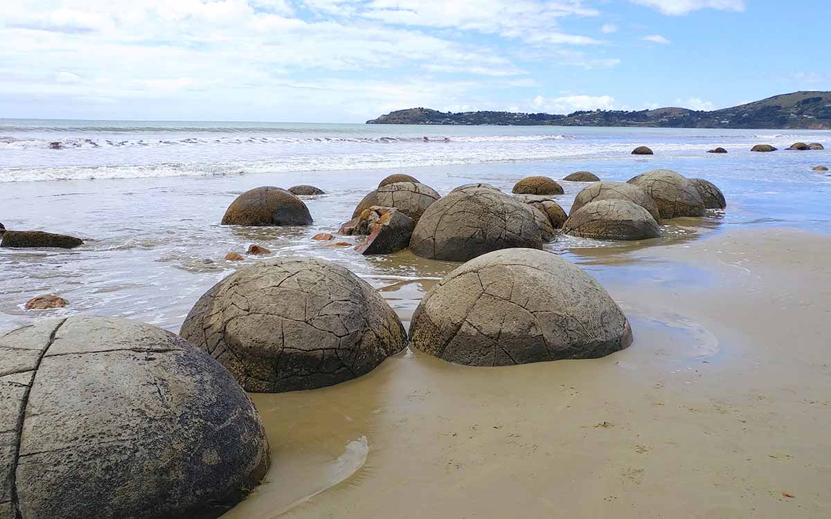 Moeraki Boulders & Katiki Point – Tipps, Wanderung & Highlights