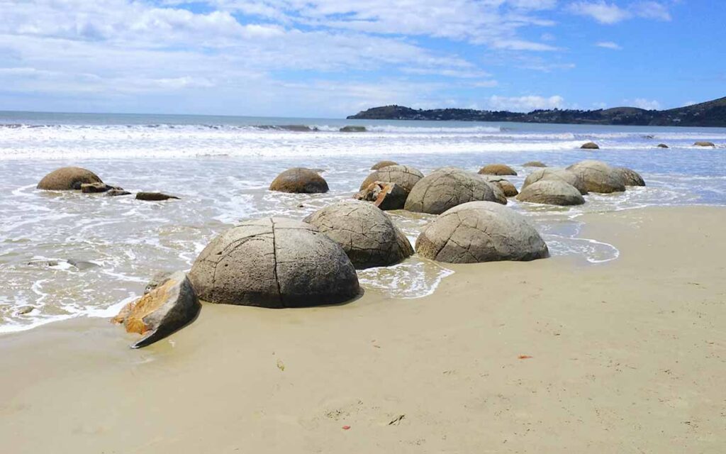 Gruppe einiger Moeraki Boulders