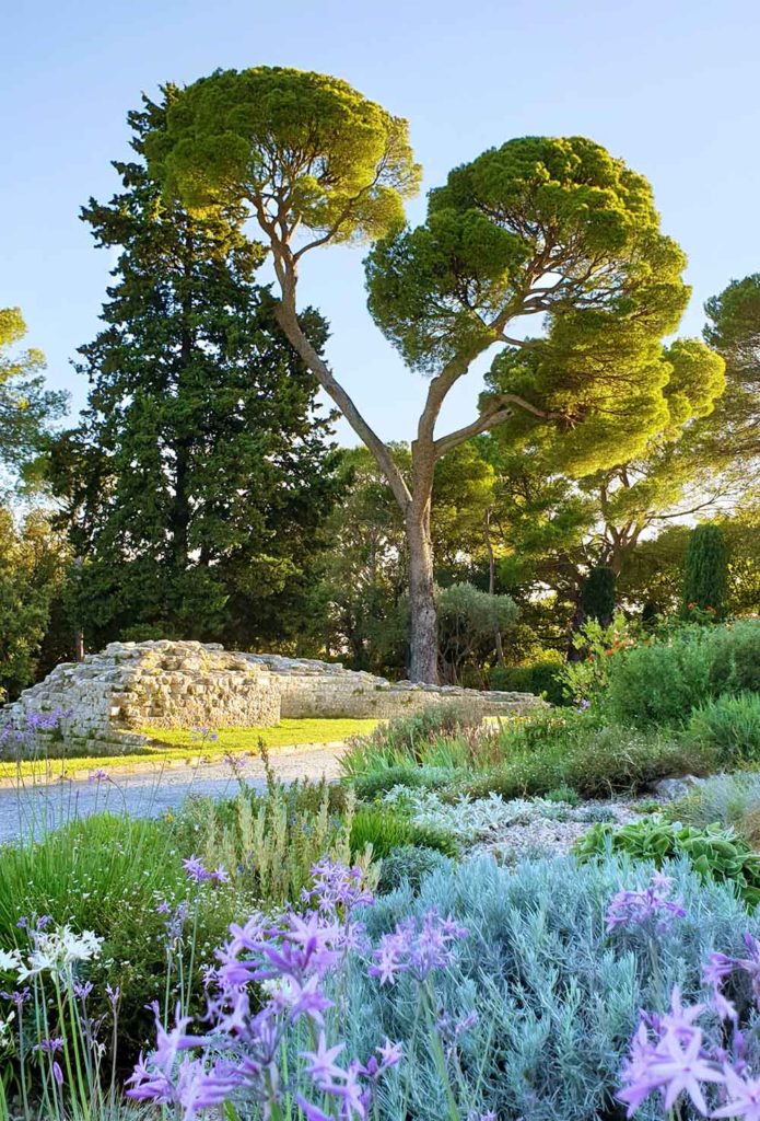 Parkansicht im Jardins de la Fontaine