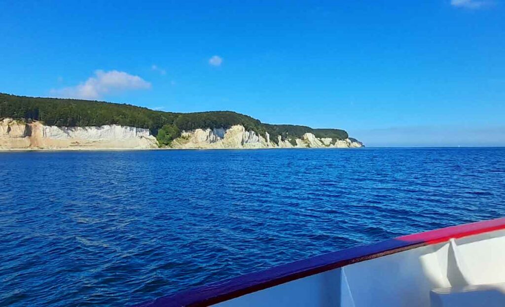 Aussicht auf die Kreidefelsen vom Boot