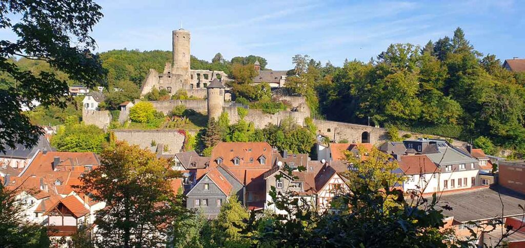 Aussicht auf Burg Eppstein im Taunus