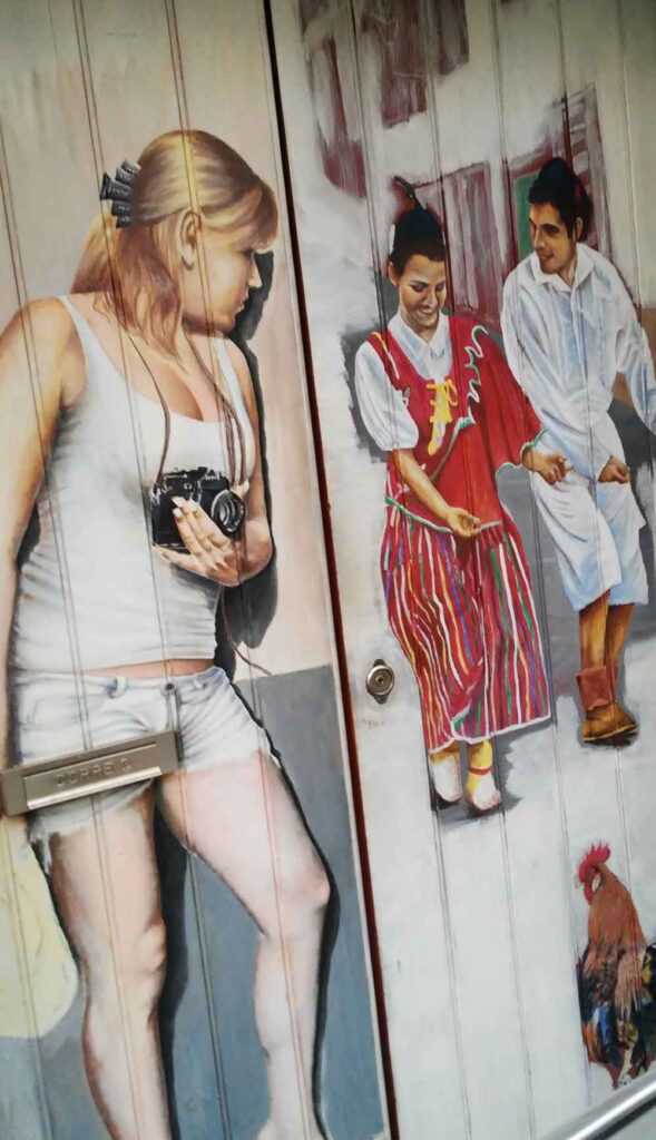 Streetart an den Türen in Funchal auf Madeira
