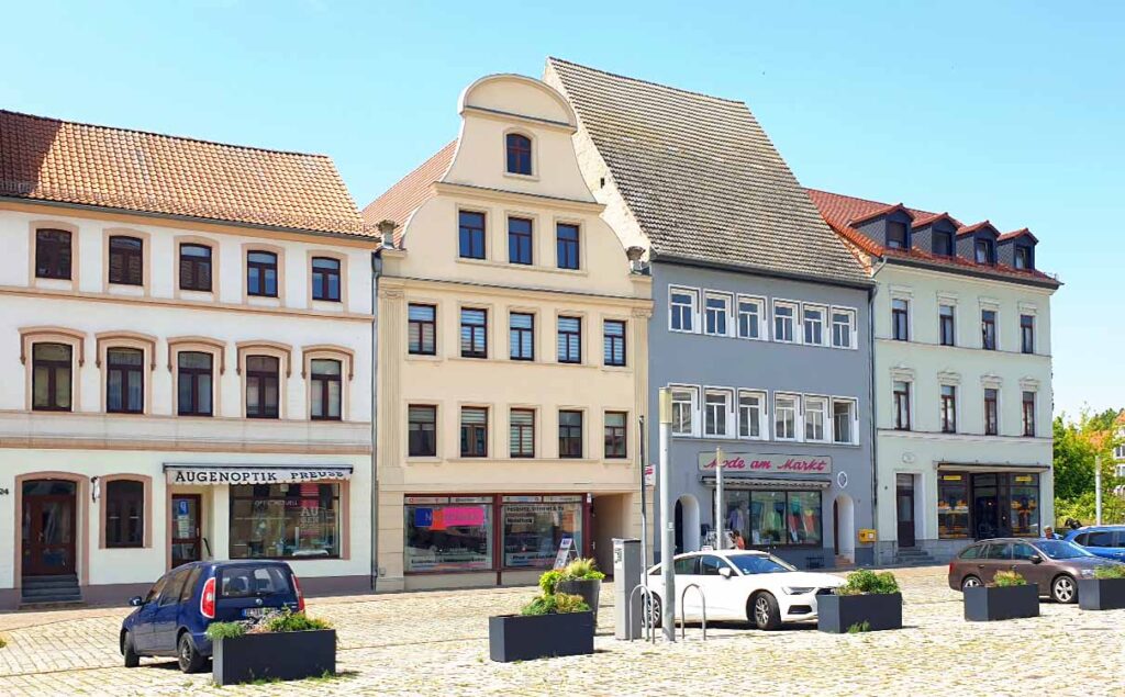 Historische Häuser auf dem Markplatz in Zerbst/Anhalt