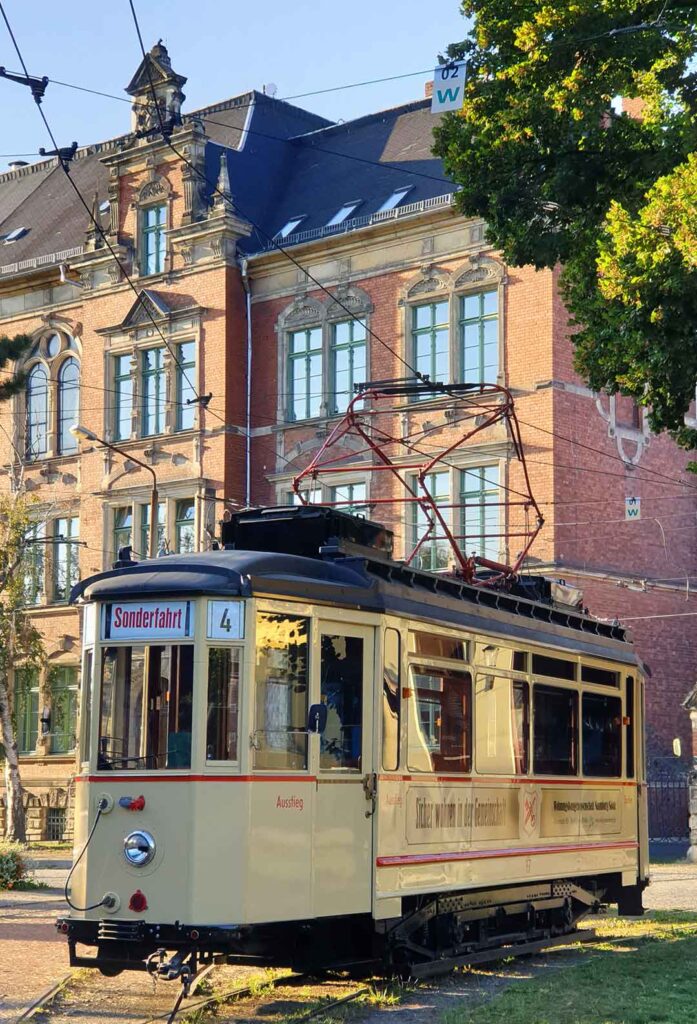Ein Wagen der Naumburger Straßenbahn