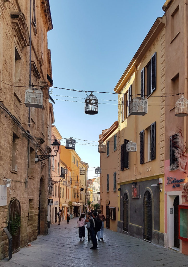 Sardinien Rundreise Roadtrip Reisetipps Sehenswürdigkeiten Innenstadt Alghero