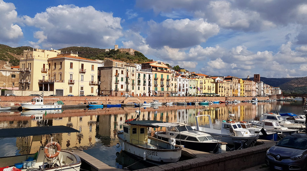 Sardinien Rundreise Roadtrip Reisetipp Sehenswürdigkeit Bosa Hafen