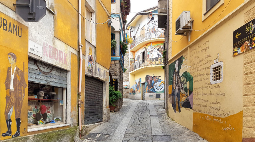 Sardinien Rundreise Roadtrip Reisetipps Sehenswürdigkeiten Murales Orgosolo