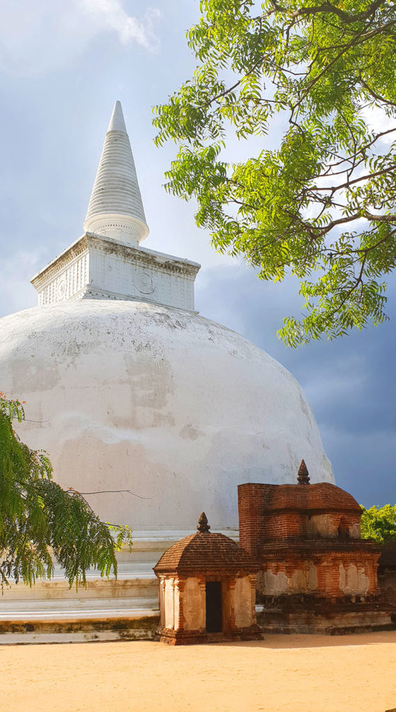 Sri Lanka Polonnaruwa Kiri Vehera