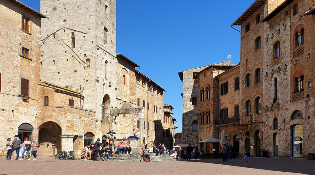 Toskana - San Gimignano - Piazza della Cisternasan