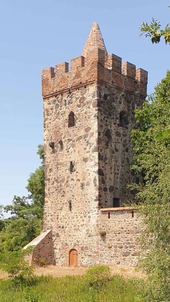 Der Turm Kiekinpott an der Zerbster Stadtmauer